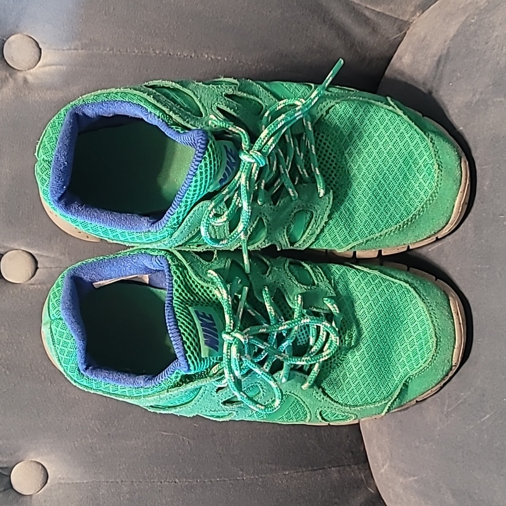 Nike Green Sneakers Shoes (7.5)